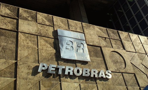 Petrobras é condenada por suspender membro da CIPA que fotografou local de trabalho insalubre